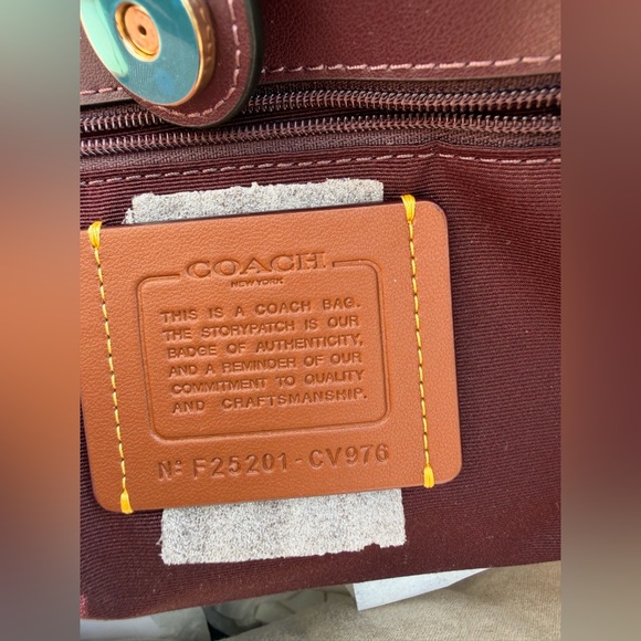 NWT！COACH CITY TOTE BAG IN SIGNATURE CANVAS（CV976）BLACK CURRANT holiday gift - Picture 5 of 10